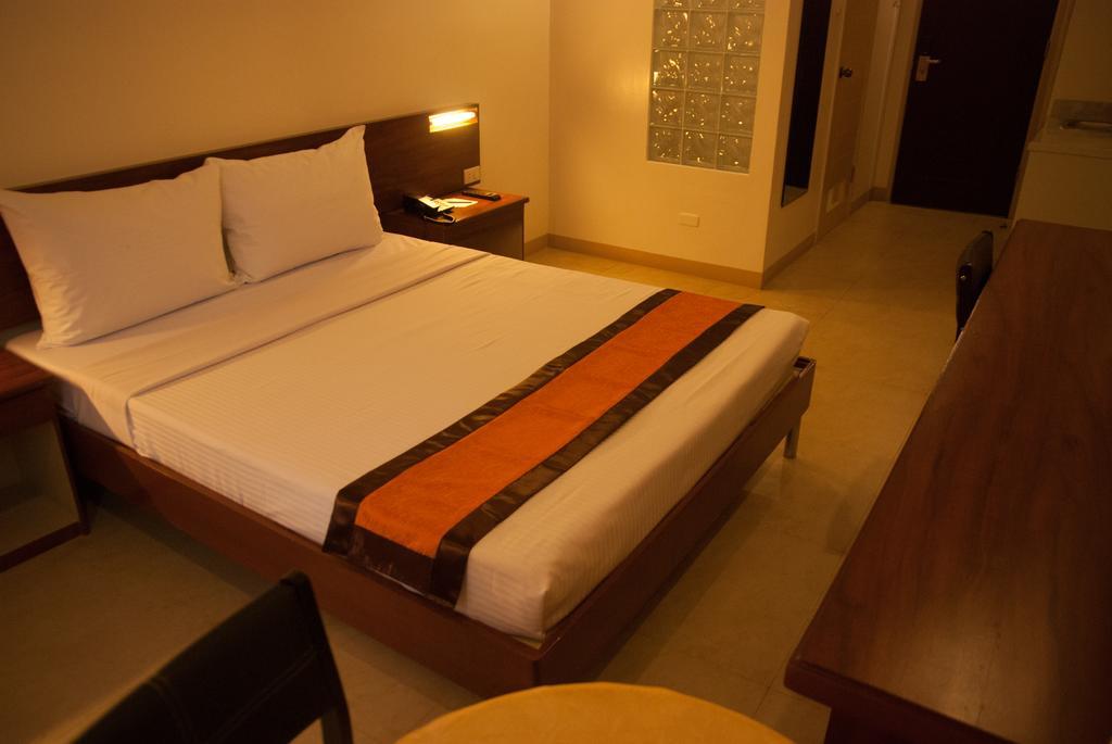 M Suites Hotel Makati City ห้อง รูปภาพ