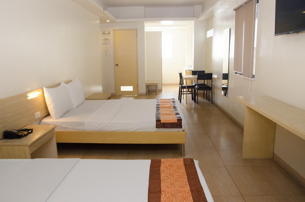 M Suites Hotel Makati City ภายนอก รูปภาพ