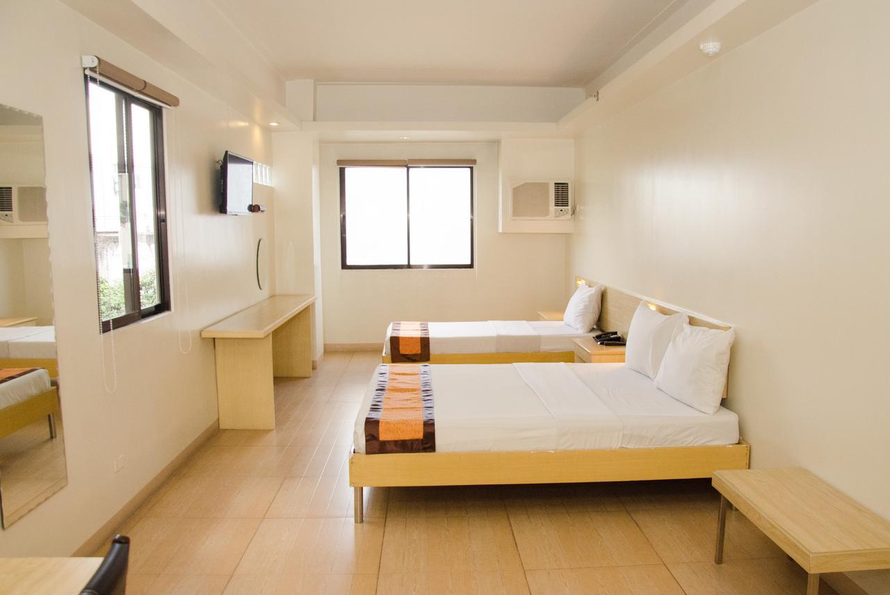 M Suites Hotel Makati City ภายนอก รูปภาพ