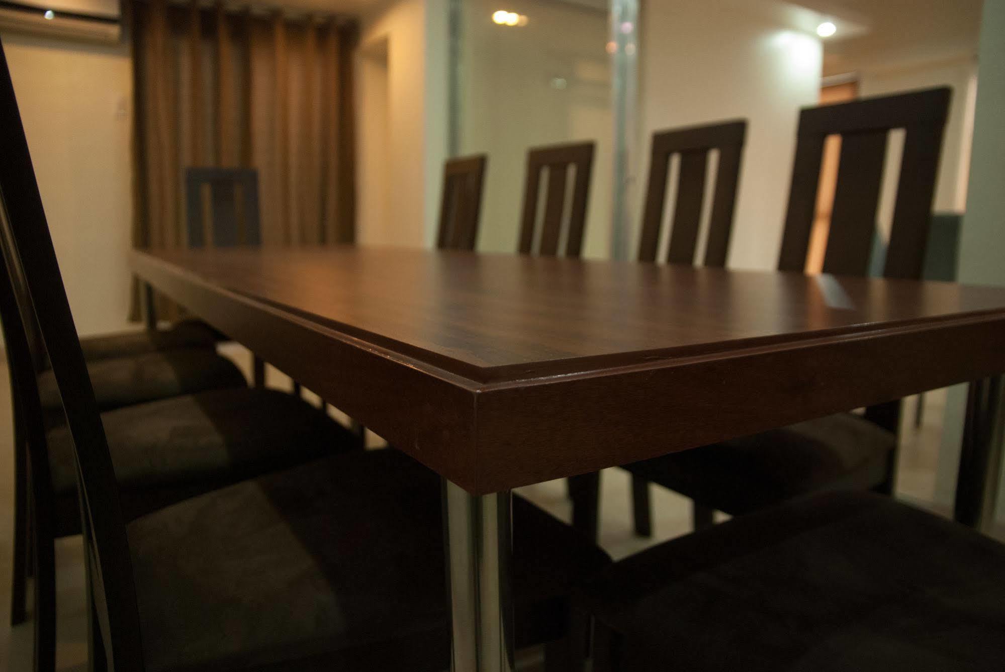 M Suites Hotel Makati City ภายนอก รูปภาพ