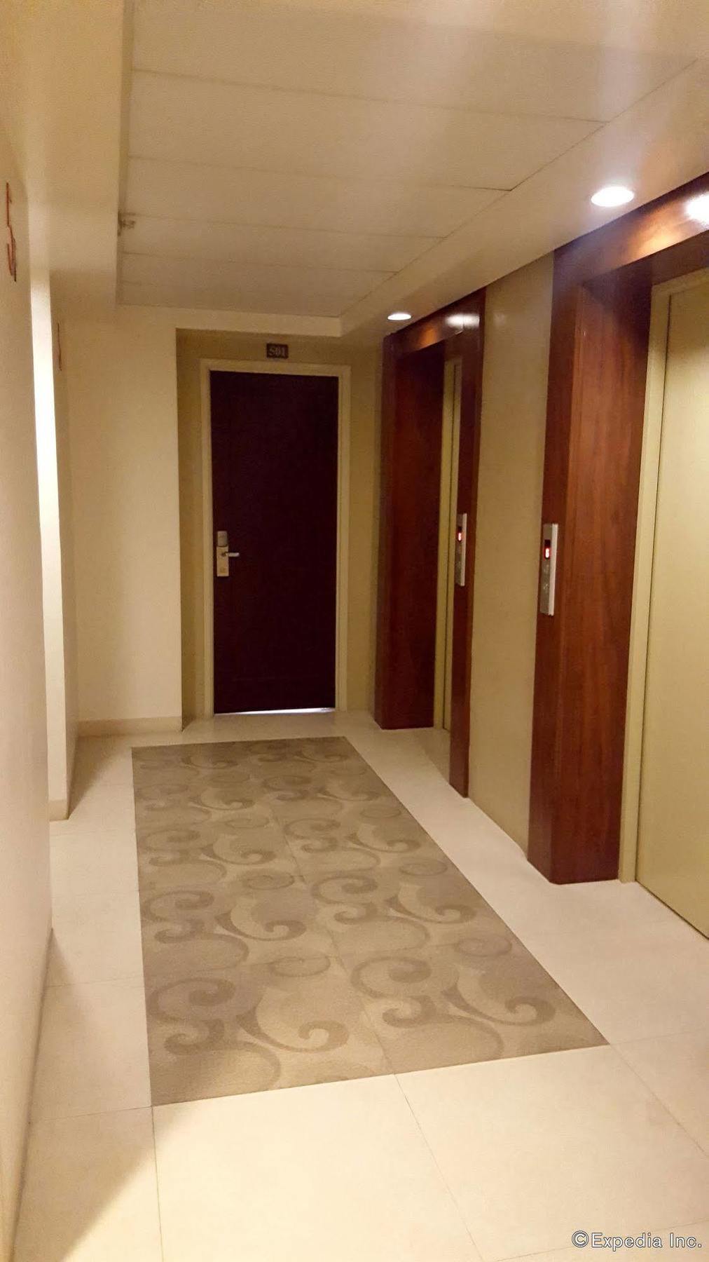 M Suites Hotel Makati City ภายนอก รูปภาพ